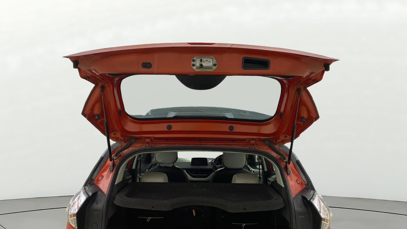2022 Tata NEXON XZ PLUS SUNROOF PETROL DUAL TONE, Petrol, Manual, 70,753 km, Boot Door Open