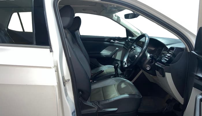 2022 Skoda KUSHAQ STYLE 1.0L TSI MT, Petrol, Manual, 97,162 km, Right Side Front Door Cabin