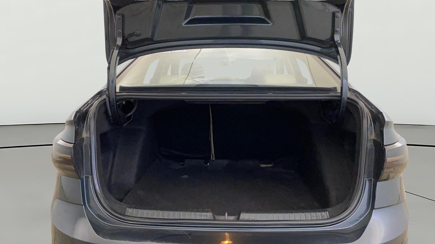 2022 Volkswagen VIRTUS HIGHLINE TSI 1.0 AT, Petrol, Automatic, 37,536 km, Boot Open Zoomed View