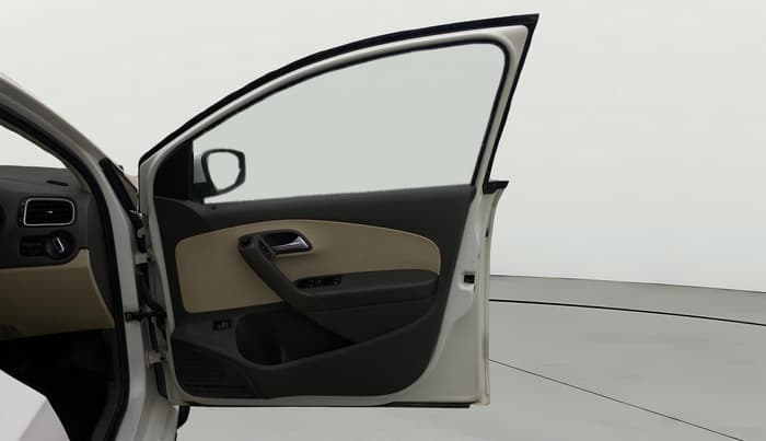2013 Volkswagen Vento HIGHLINE PETROL AT, Petrol, Automatic, 64,381 km, RHS Front Door