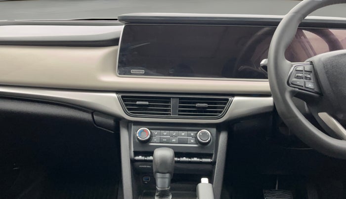 2023 Mahindra XUV700 AX 5 P AT 5 STR, Petrol, Automatic, 14,466 km, Air Conditioner