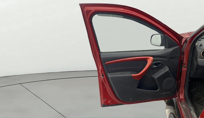 2017 Renault Duster RXS CVT, CNG, Automatic, 15,486 km, LHS Front Door