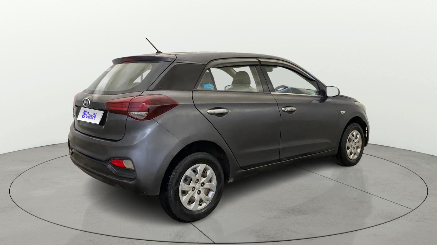 2018 Hyundai Elite i20 MAGNA EXECUTIVE 1.2, Petrol, Manual, 1,11,458 km, Right Back Diagonal