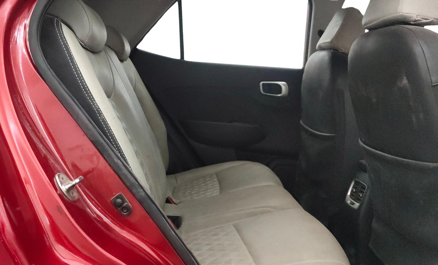 2022 Hyundai VENUE SX 1.5 CRDI, Diesel, Manual, 92,623 km, Right Side Rear Door Cabin