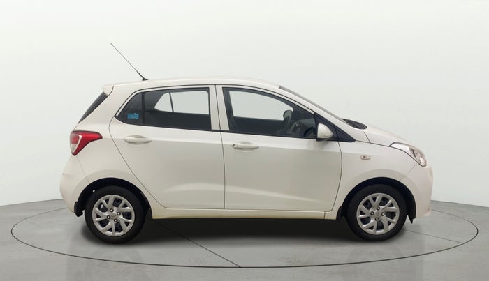 2017 Hyundai Grand i10 MAGNA AT 1.2 KAPPA VTVT, Petrol, Automatic, 17,014 km, Right Side View