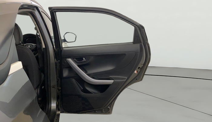2022 Tata NEXON XM SUNROOF PETROL, Petrol, Manual, 32,800 km, RHS Rear Door