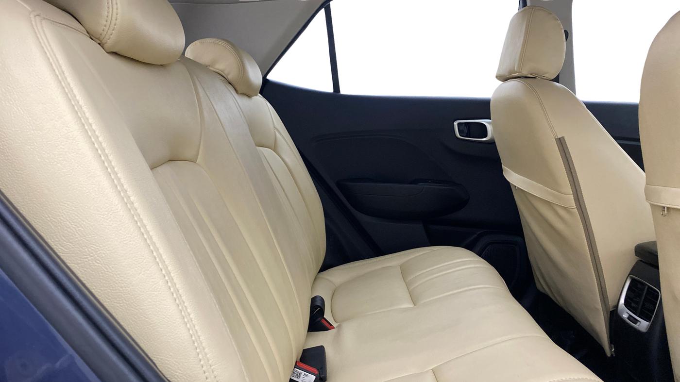 2022 Hyundai VENUE SX 1.0 TURBO, Petrol, Manual, 65,330 km, Right Side Rear Door Cabin
