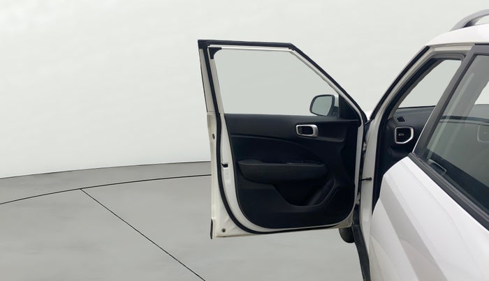 2019 Hyundai VENUE S 1.2, CNG, Manual, 38,118 km, LHS Front Door