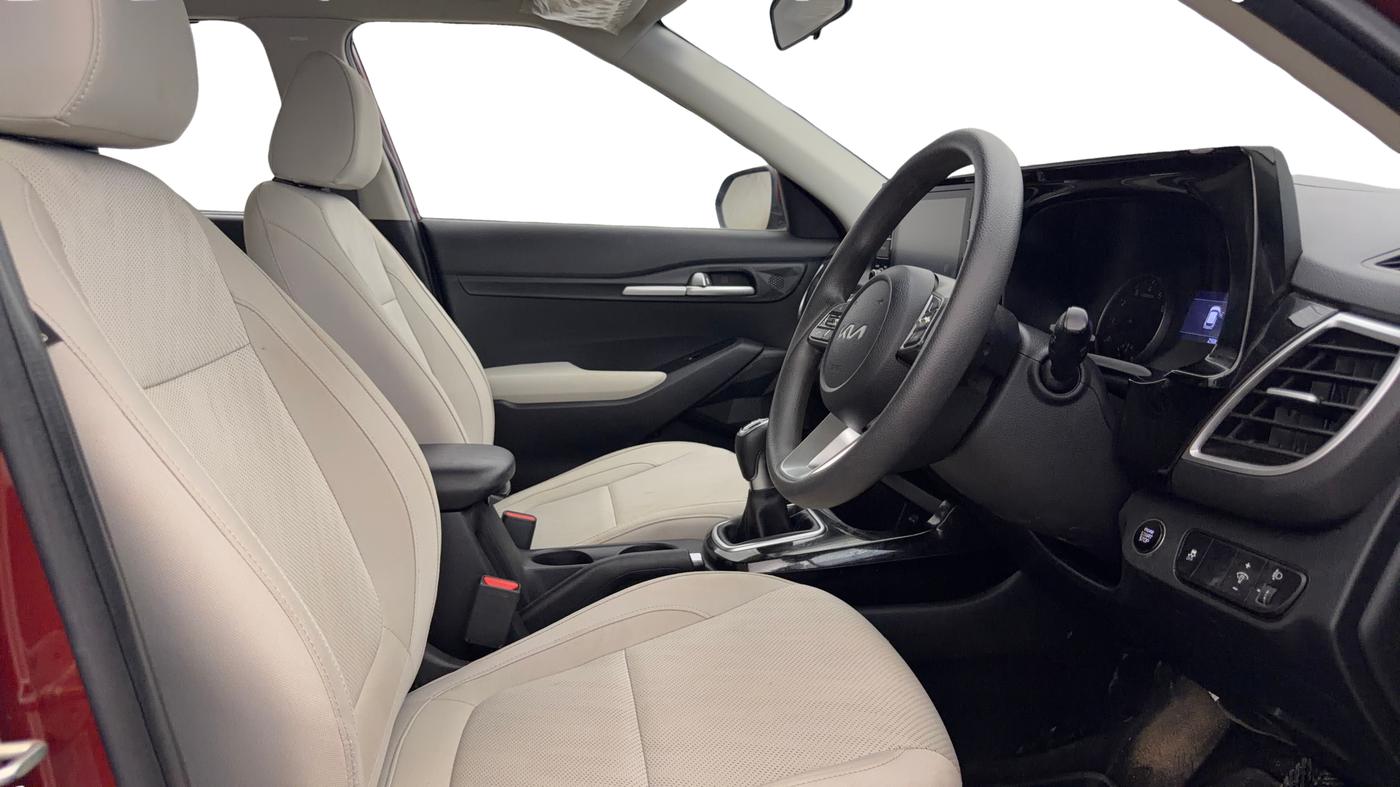 2022 KIA SELTOS HTK PLUS 1.5 IMT, Petrol, Manual, 29,351 km, Right Side Front Door Cabin
