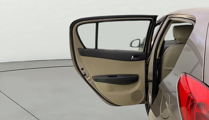 2013 Hyundai i20 MAGNA (O) 1.2, Petrol, Manual, 1,24,943 km, LHS Rear Door