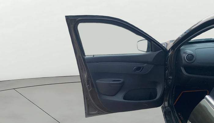 2018 Renault Kwid RXL, Petrol, Manual, 72,719 km, LHS Front Door