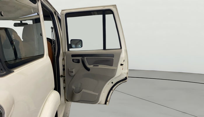 2017 Mahindra Scorpio S4 PLUS 1.99 INTELLI-HYBRID, Diesel, Manual, 61,856 km, RHS Rear Door