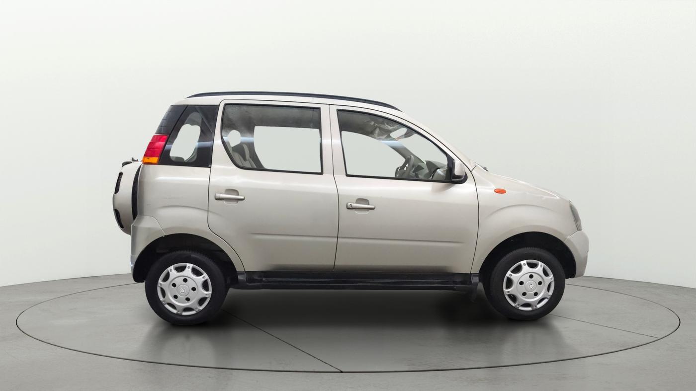 2014 Mahindra Quanto C6, Diesel, Manual, 1,06,601 km, Right Side View