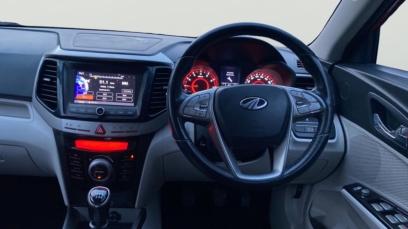 2019 Mahindra XUV300 W8 1.2 PETROL, Petrol, Manual, 80,467 km, Steering Wheel Close Up
