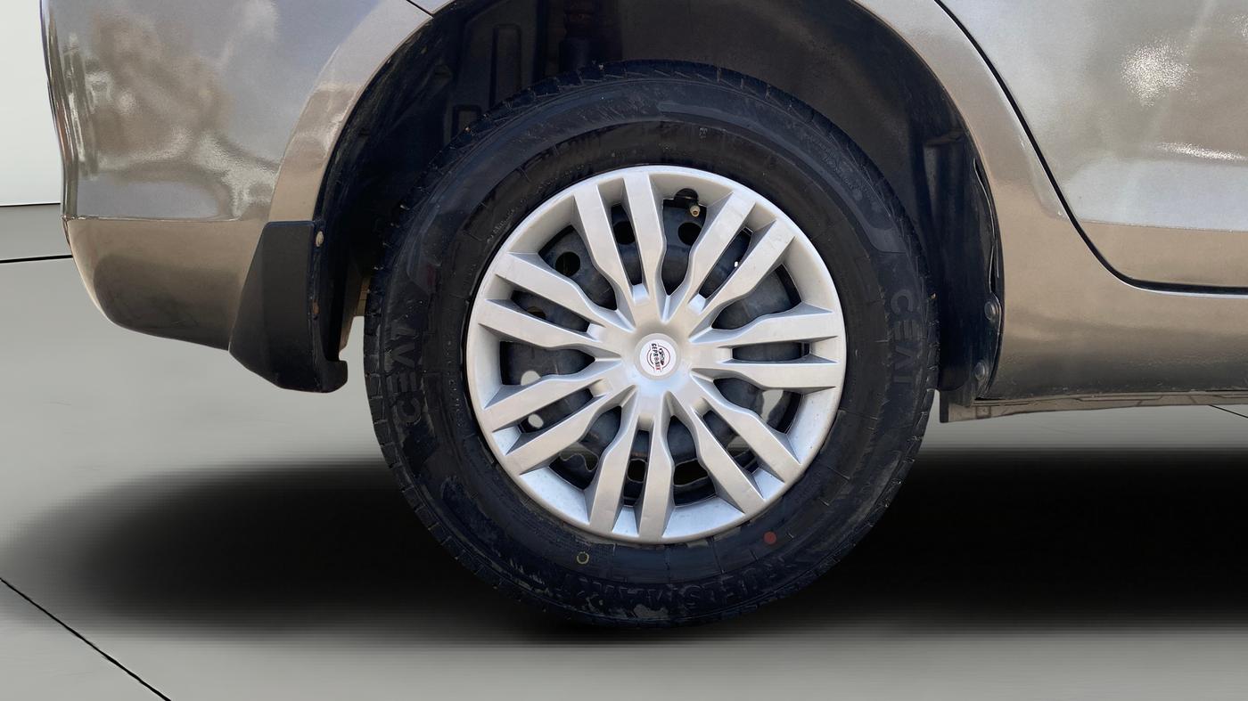 2015 Maruti Swift Dzire VXI, Petrol, Manual, 56,431 km, Right Rear Wheel