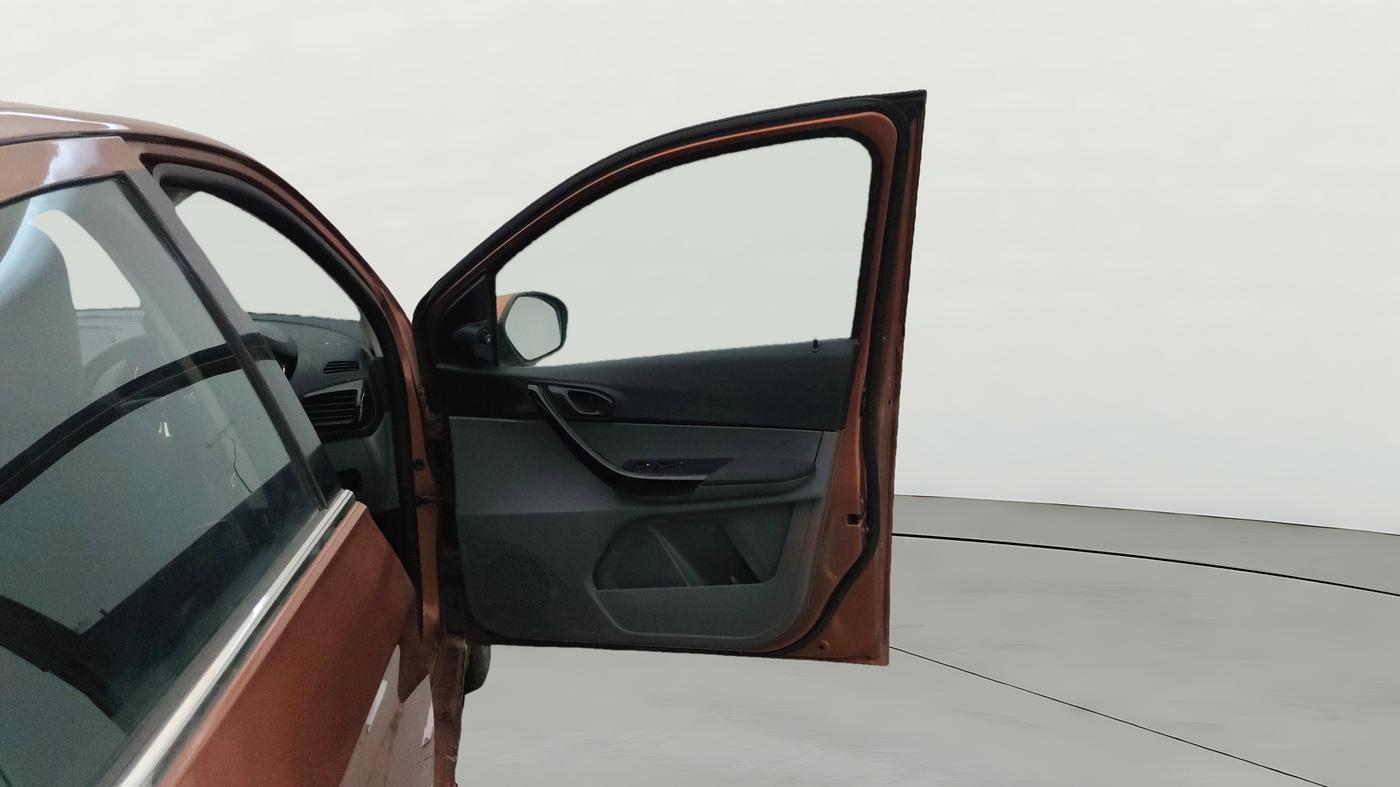 2018 Tata TIGOR XTA PETROL, CNG, Automatic, 52,808 km, RHS Front Door