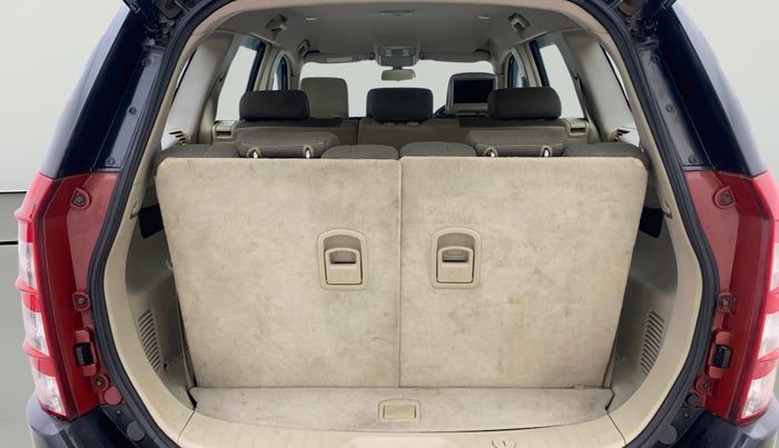 2017 Mahindra XUV500 W6, Diesel, Manual, 76,882 km, Boot Open Zoomed View
