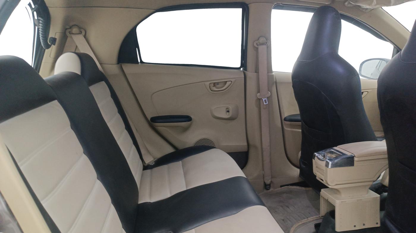 2014 Honda Brio S MT, Petrol, Manual, 86,246 km, Right Side Rear Door Cabin