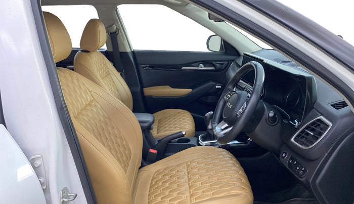 2023 KIA SELTOS HTX PLUS 1.5 IMT DIESEL, Diesel, Manual, 35,610 km, Right Side Front Door Cabin