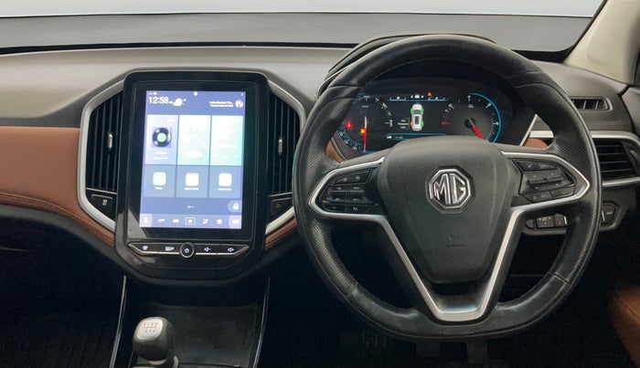 2021 MG HECTOR PLUS SHARP 1.5 PETROL TURBO HYBRID MT 6-STR, Petrol, Manual, 27,438 km, Steering Wheel Close Up