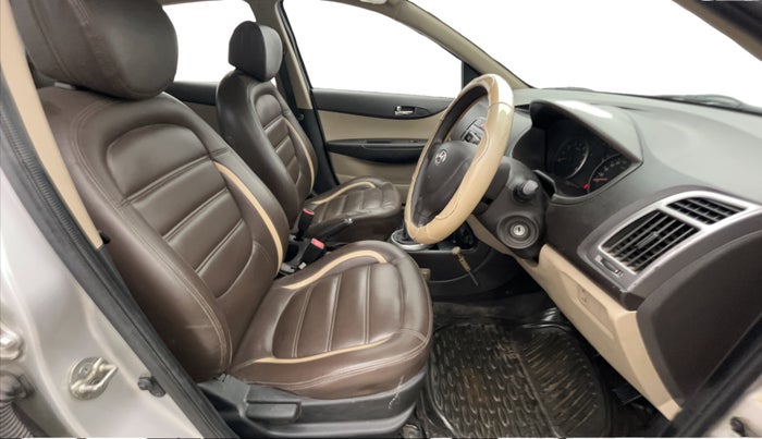 2012 Hyundai i20 MAGNA (O) 1.2, Petrol, Manual, 67,286 km, Right Side Front Door Cabin