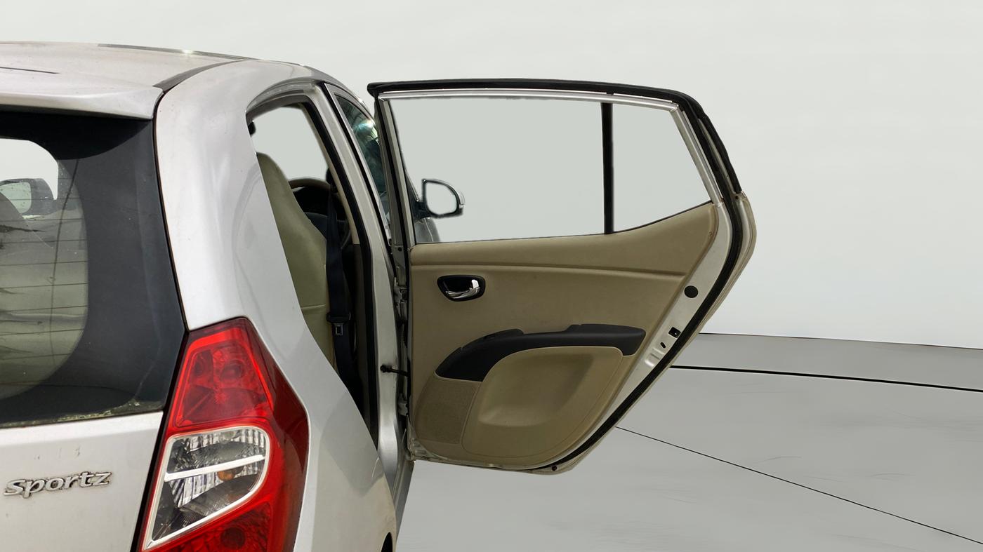 2013 Hyundai i10 SPORTZ 1.2 AT, Petrol, Automatic, 38,013 km, RHS Rear Door