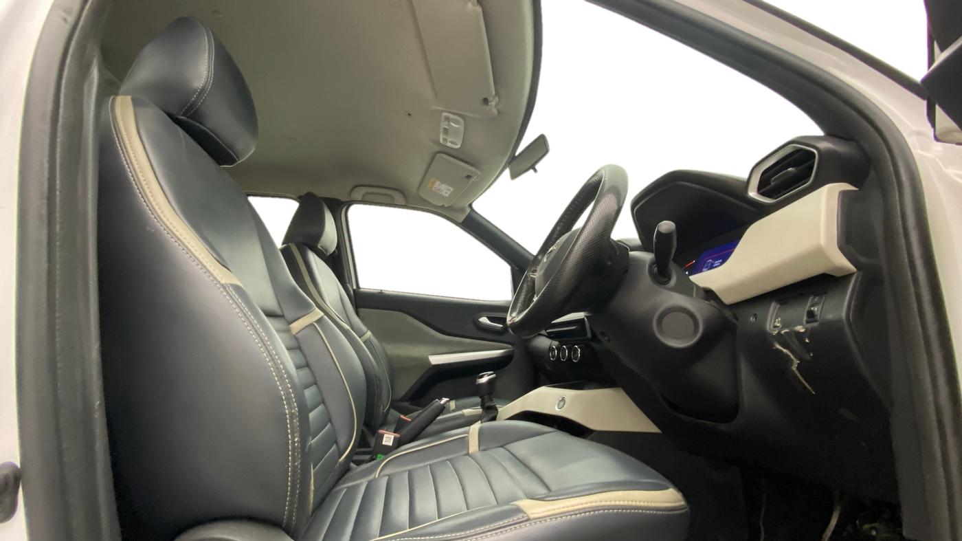 2021 Nissan MAGNITE XV TURBO, Petrol, Manual, 44,794 km, Right Side Front Door Cabin
