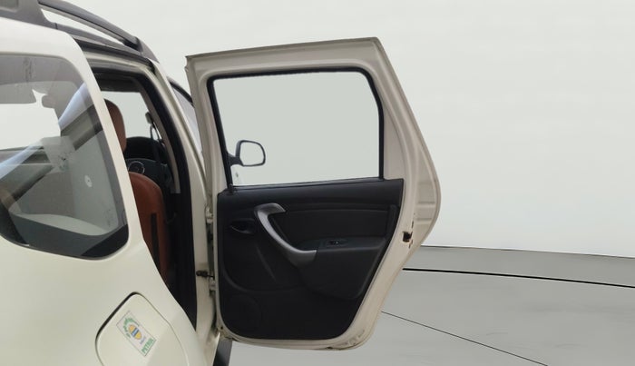 2013 Renault Duster RXE PETROL, Petrol, Manual, 61,904 km, RHS Rear Door