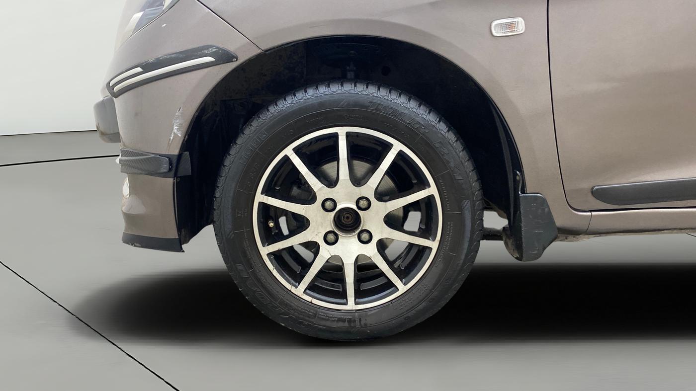 2013 Honda Brio S MT, Petrol, Manual, 75,642 km, Left Front Wheel