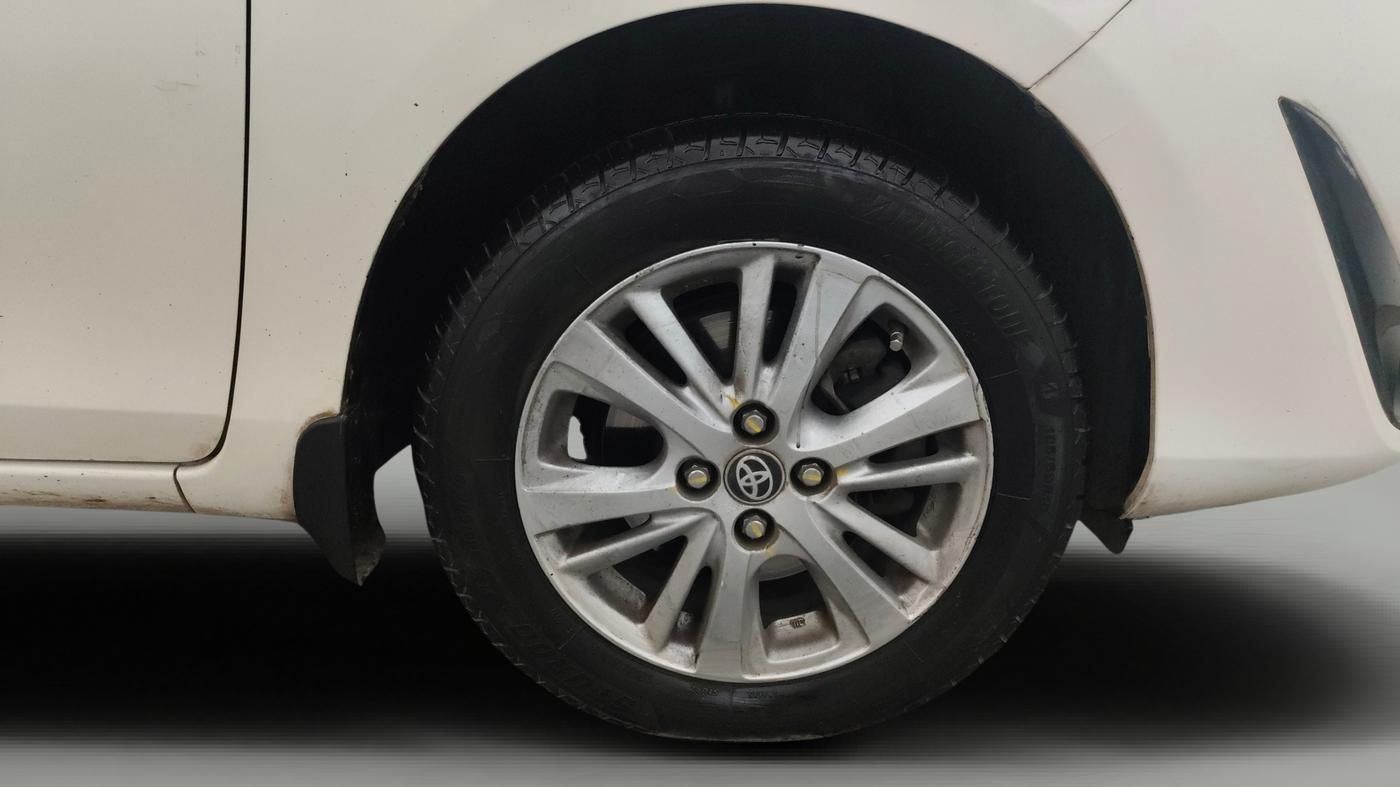 2018 Toyota YARIS V CVT, Petrol, Automatic, 74,673 km, Right Front Wheel