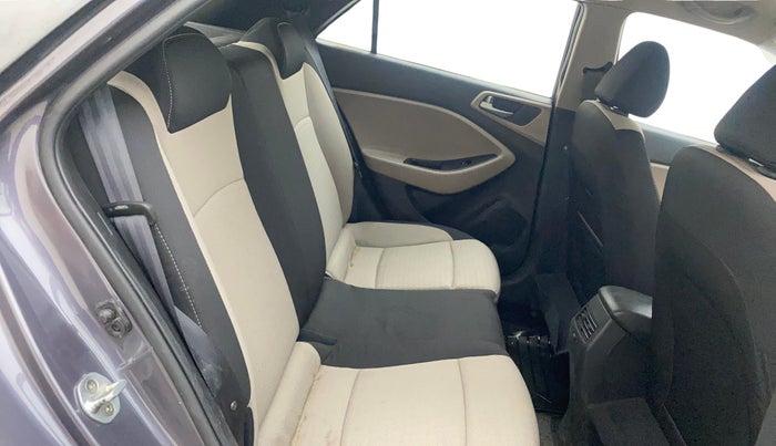 2015 Hyundai Elite i20 SPORTZ 1.4 CRDI, Diesel, Manual, 94,041 km, Right Side Rear Door Cabin