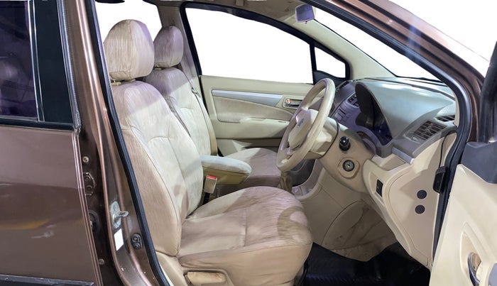 2014 Maruti Ertiga VXI, Petrol, Manual, 85,713 km, Right Side Front Door Cabin