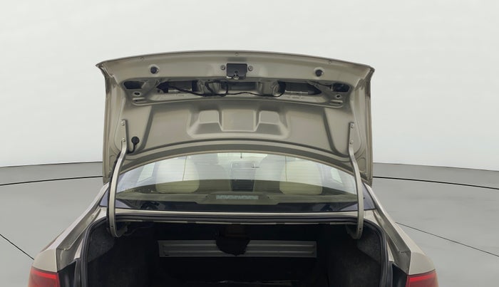 2015 Skoda Rapid ELEGANCE 1.6 MPI MT, Petrol, Manual, 75,596 km, Boot Door Open