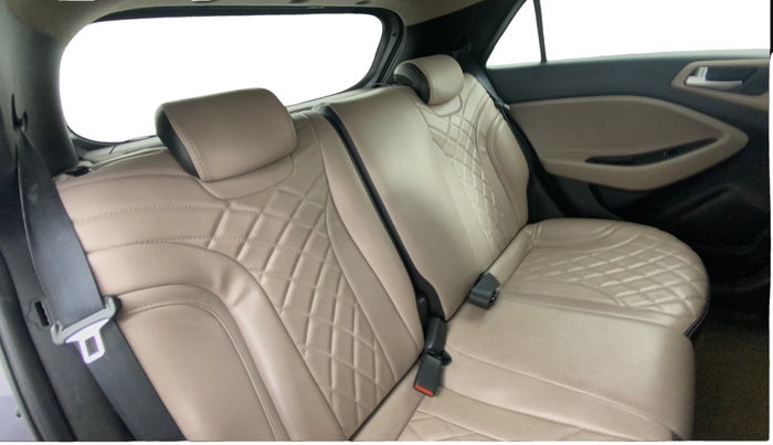 2017 Hyundai Elite i20 ASTA 1.2 (O), Petrol, Manual, 85,249 km, Right Side Rear Door Cabin