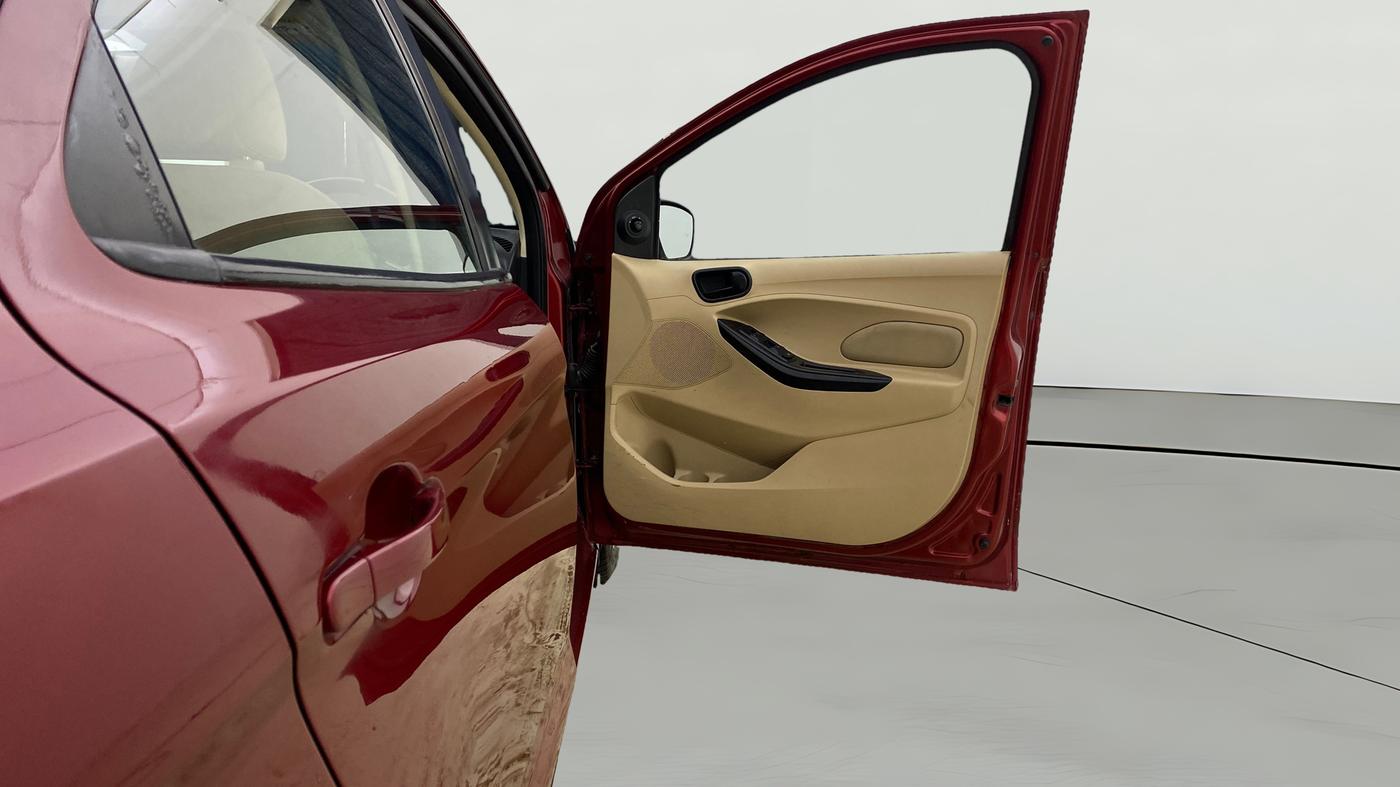 2015 Ford Figo Aspire TITANIUM 1.5 PETROL AT, Petrol, Automatic, 92,467 km, RHS Front Door