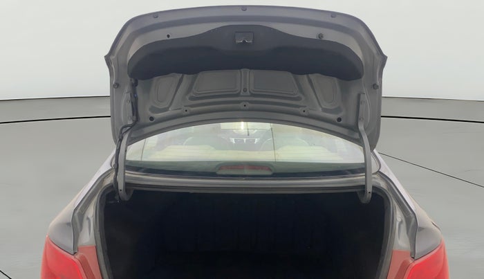 2015 Hyundai Verna FLUIDIC 4S 1.6 VTVT S(O), Petrol, Manual, 67,268 km, Boot Door Open