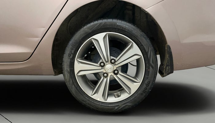 2017 Hyundai Verna 1.6 VTVT SX, Petrol, Manual, 73,291 km, Left Rear Wheel