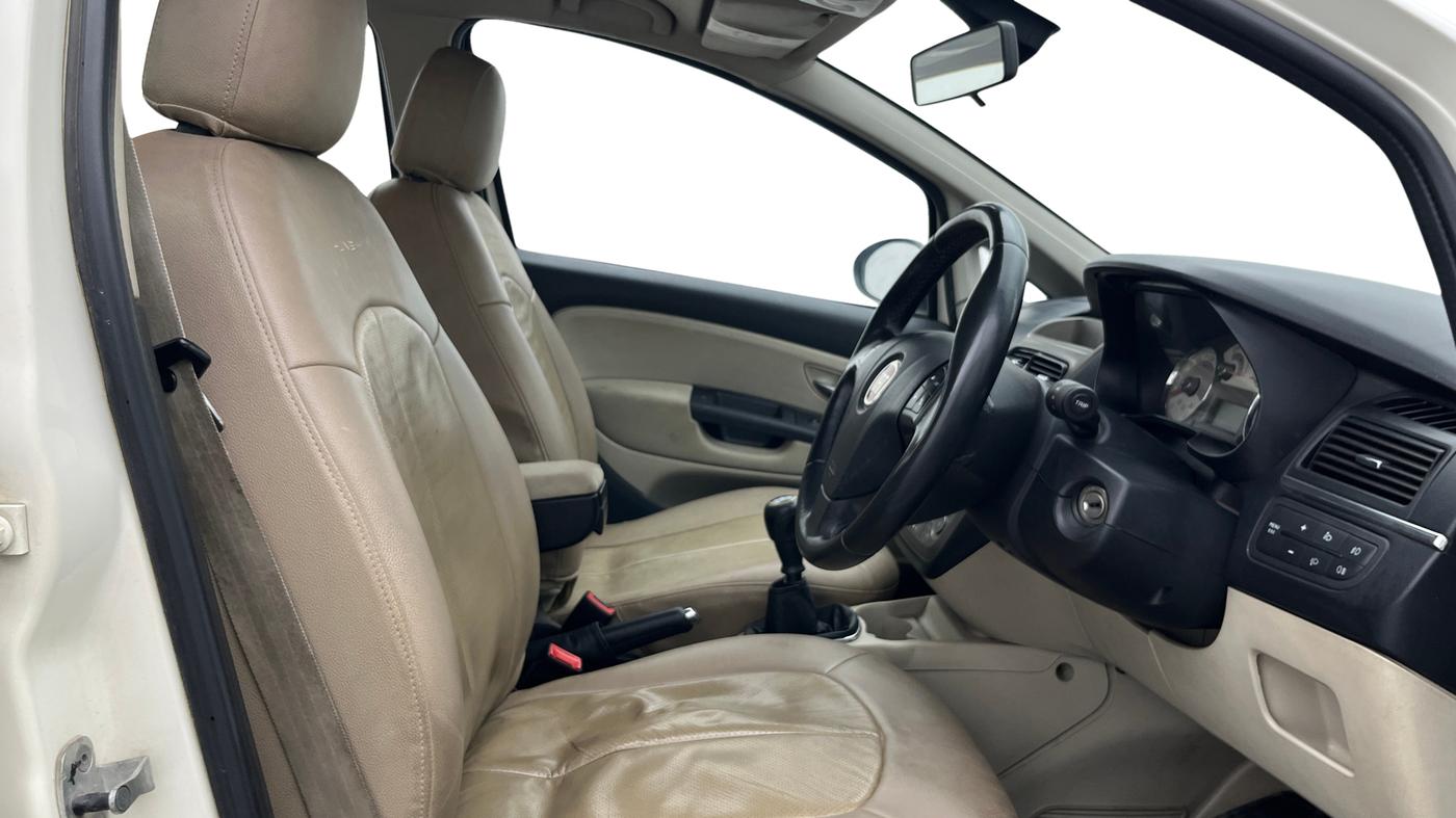 2014 Fiat Linea DYNAMIC 1.3 L ADVANCED MULTIJET, Diesel, Manual, 1,12,675 km, Right Side Front Door Cabin