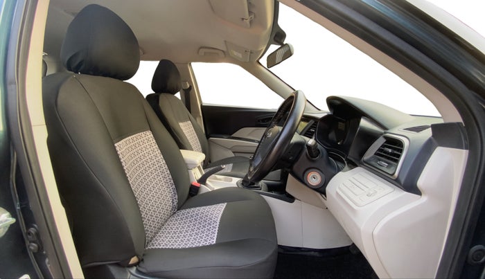 2020 Mahindra XUV300 W6 1.2 PETROL, Petrol, Manual, 57,600 km, Right Side Front Door Cabin