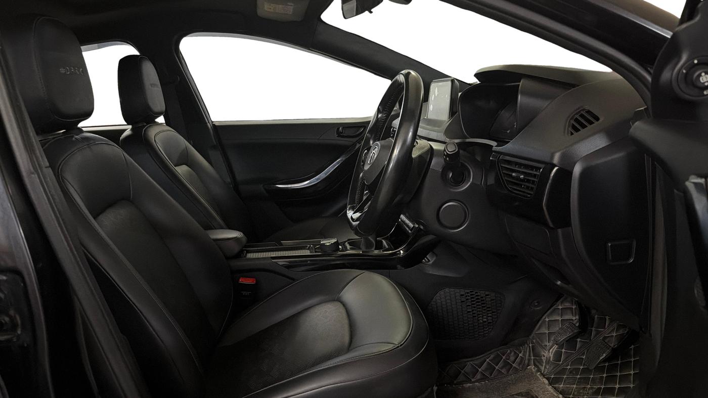 2021 Tata NEXON XZ PLUS (O) PETROL DARK EDITION, Petrol, Manual, 79,687 km, Right Side Front Door Cabin
