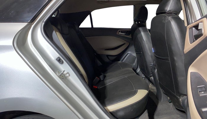 2016 Hyundai Elite i20 SPORTZ 1.2, Petrol, Manual, 35,991 km, Right Side Rear Door Cabin