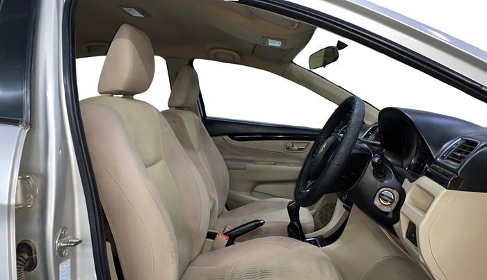 2015 Maruti Ciaz VXI+, Petrol, Manual, 59,542 km, Right Side Front Door Cabin