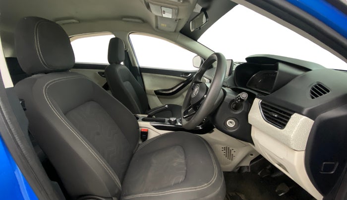 2020 Tata NEXON XZ PETROL, Petrol, Manual, 1,06,567 km, Right Side Front Door Cabin