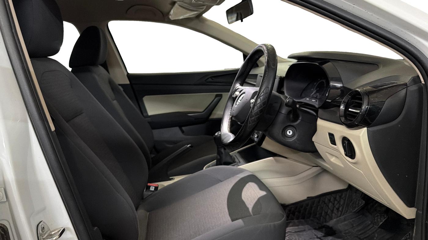2025 Skoda SLAVIA Classic 1.0L TSI MT, Petrol, Manual, 17,183 km, Right Side Front Door Cabin