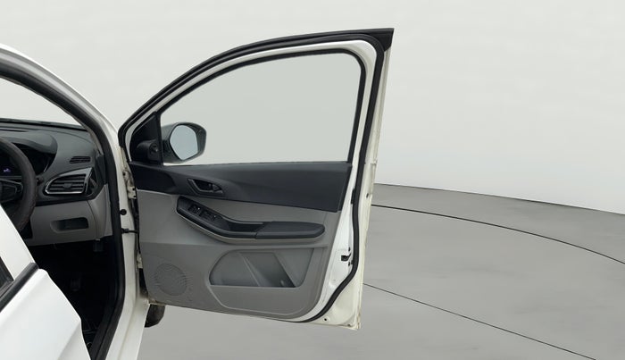 2022 Tata Tiago XT CNG, CNG, Manual, 50,741 km, RHS Front Door