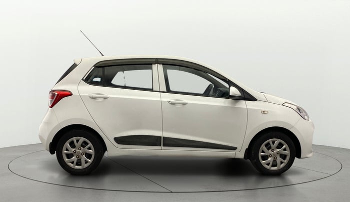2017 Hyundai Grand i10 SPORTZ 1.2 KAPPA VTVT, Petrol, Manual, 53,936 km, Right Side View