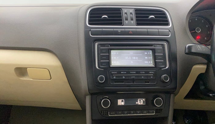 2013 Volkswagen Vento HIGHLINE 1.6 MPI, Petrol, Manual, 1,14,206 km, Air Conditioner