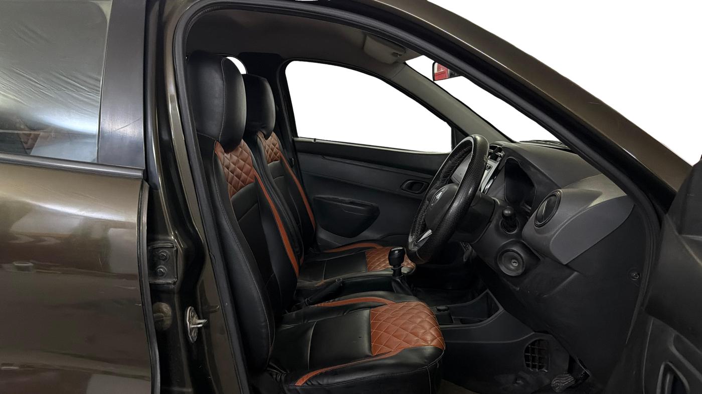 2017 Renault Kwid RXT 1.0, Petrol, Manual, 62,728 km, Right Side Front Door Cabin