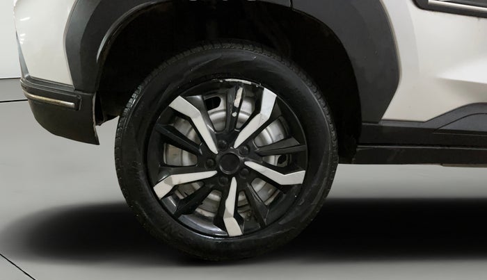 2023 Nissan MAGNITE XE, Petrol, Manual, 2,967 km, Right Rear Wheel