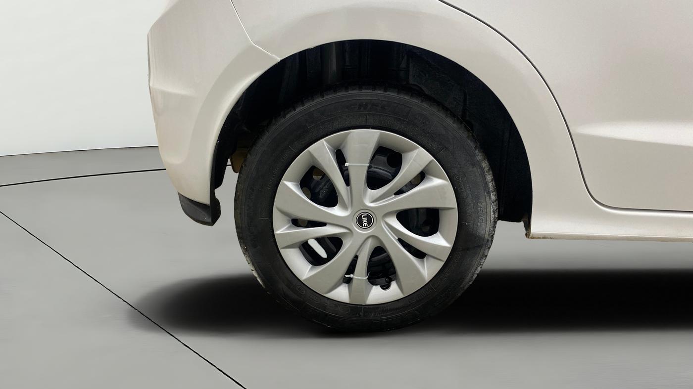 2015 Ford New Figo TREND 1.5L DIESEL, Diesel, Manual, 1,01,193 km, Right Rear Wheel